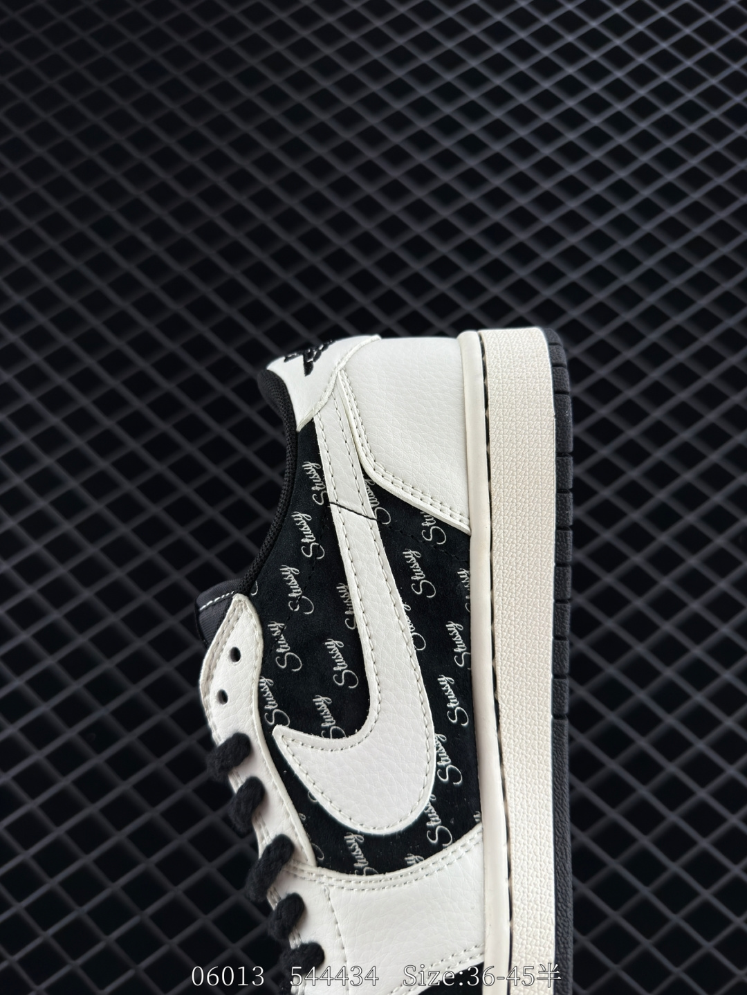 Nike Air Jordan 1 x Travis Scott AJ1